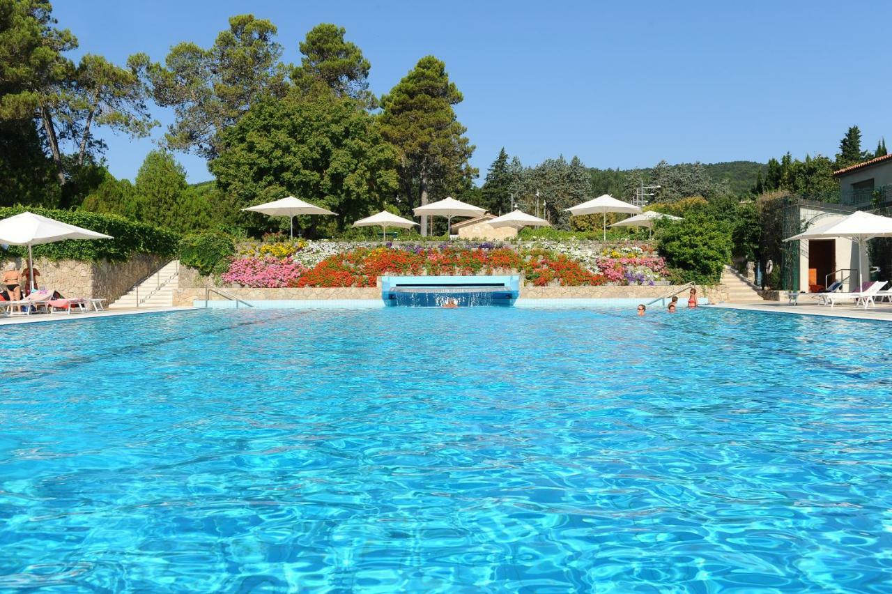 Parco Delle Piscine Hotel Sarteano Ngoại thất bức ảnh